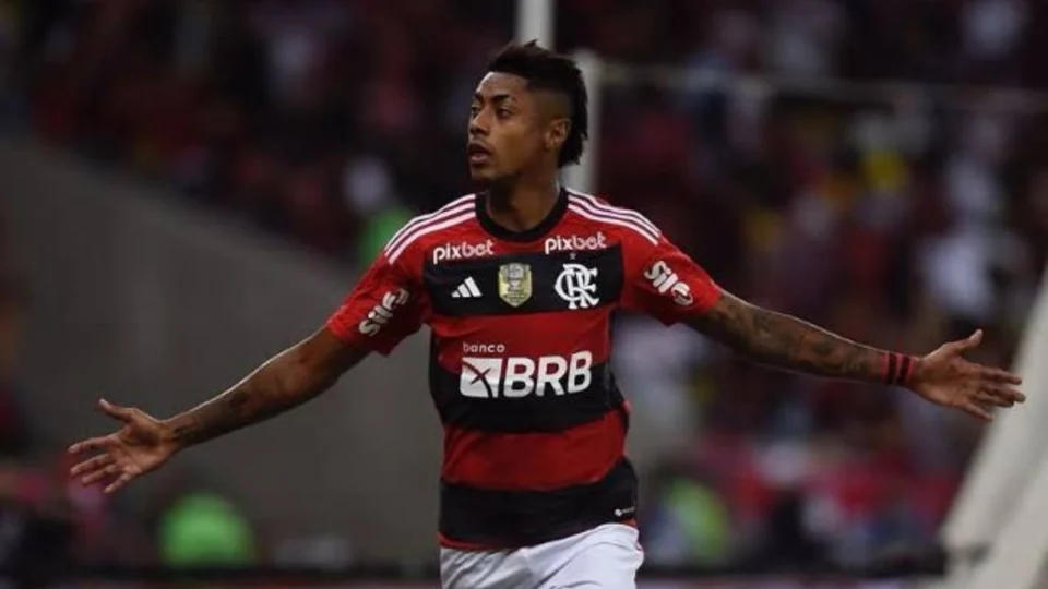 Bruno Henrique renova contrato por mais três anos com o Flamengo
