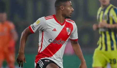 Flamengo acerta com De La Cruz; Uruguaio será jogador do Rubro-negro até 2028