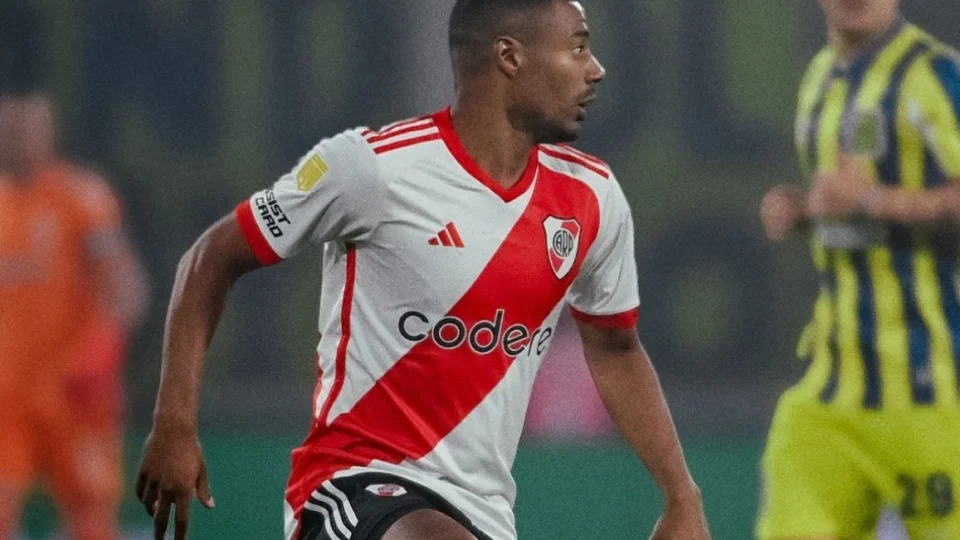 Flamengo acerta com De La Cruz; Uruguaio será jogador do Rubro-negro até 2028