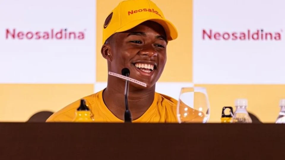 Endrick assina contrato milionário com Neosaldina; entenda risco de punição