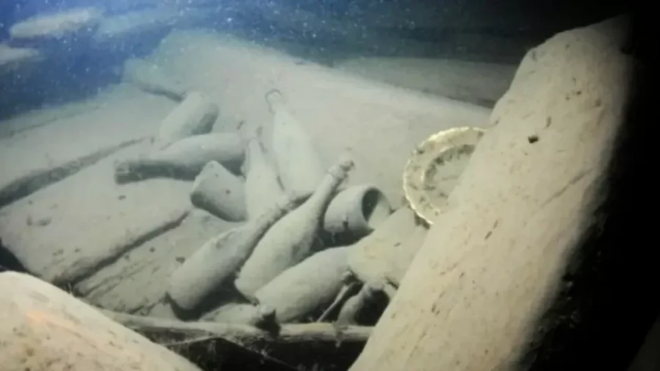 Champanhe de 1852 e com ‘gosto de cabelo’ pode ser leiloada a R$ 1 milhão