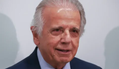 Múcio diz que exército de Maduro não passará pelo Brasil “em hipótese nenhuma”