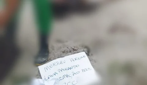 Jovem é executada e criminosos deixam bilhete ‘tava passando informação’, em Parintins-AM