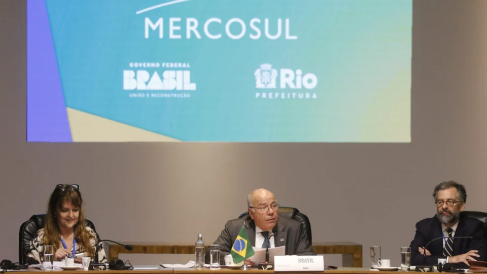 Acordo entre Mercosul e União Europeia pode ser concluído até fevereiro, diz Vieira