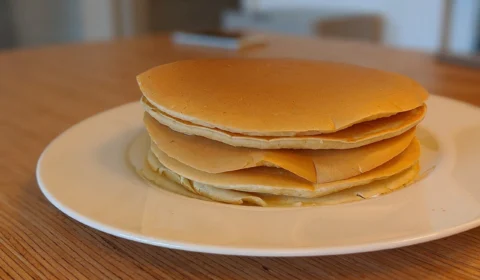 Homem mata esposa idosa a facadas nos EUA e culpa panquecas; entenda