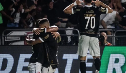 Léo Pelé comemora permanência, mas diz que elenco do Vasco deve fazer reflexão