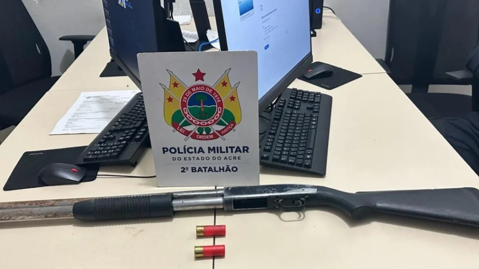 Armas de fogo e drogas são apreendidos em diversos locais de Rio Branco