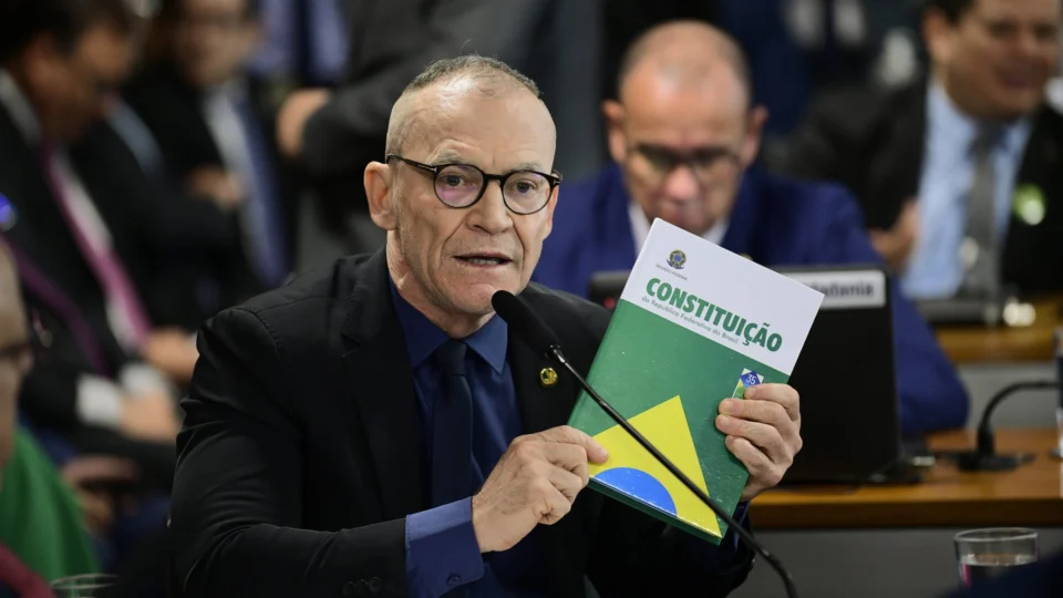 Publicada no DOU lei que flexibiliza registro de agrotóxicos no Brasil