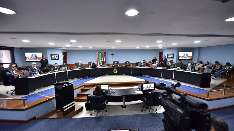 TCE-AM determina que ex-presidente da Câmara de Rio Preto da Eva devolva R$ 1,1 milhão