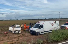 Em RR: caminhonete capota após ser ultrapassada por carro em alta velocidade