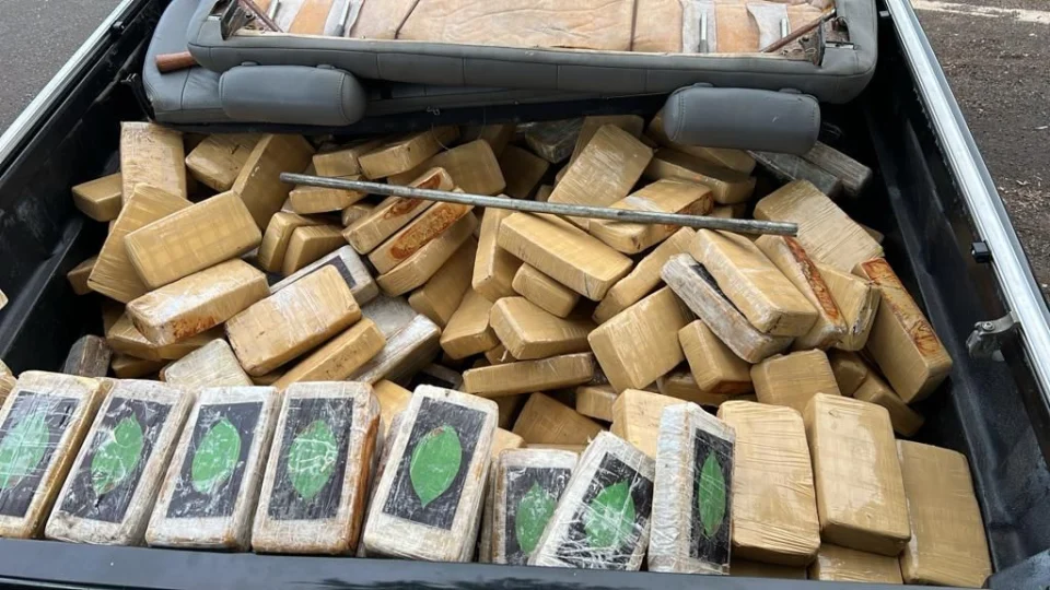 Agente da PRF é preso com 300 kg de cocaína e crack em SP