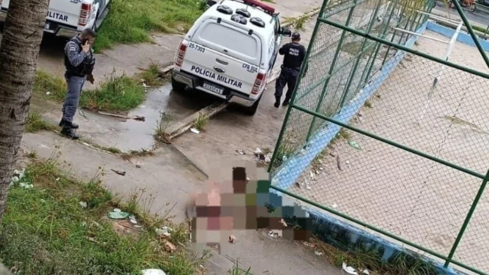 Homem é morto a tiros e facadas na Zona Sul de Manaus