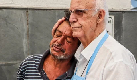 Arquidiocese de SP defende atuação do padre Júlio Lancellotti