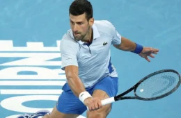Djokovic supera Taylor Fritz em 4 sets e vai à semi do Aberto da Austrália