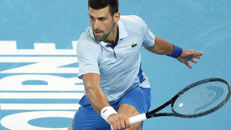 Djokovic supera Taylor Fritz em 4 sets e vai à semi do Aberto da Austrália
