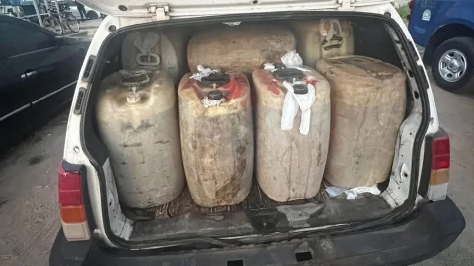 Homem é preso transportando 1.000 litros de gasolina em rodovia de RR