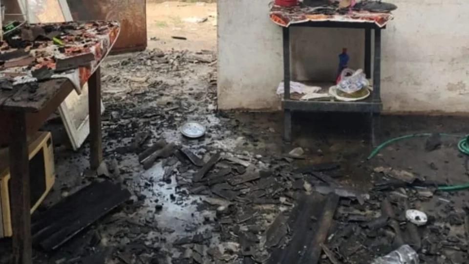 Após incêndio no bairro Laura Moreira, em Boa Vista, família pede doações