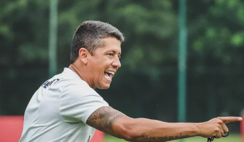Quarteto fica fora de treino no São Paulo e Carpini integra lateral de 16 anos