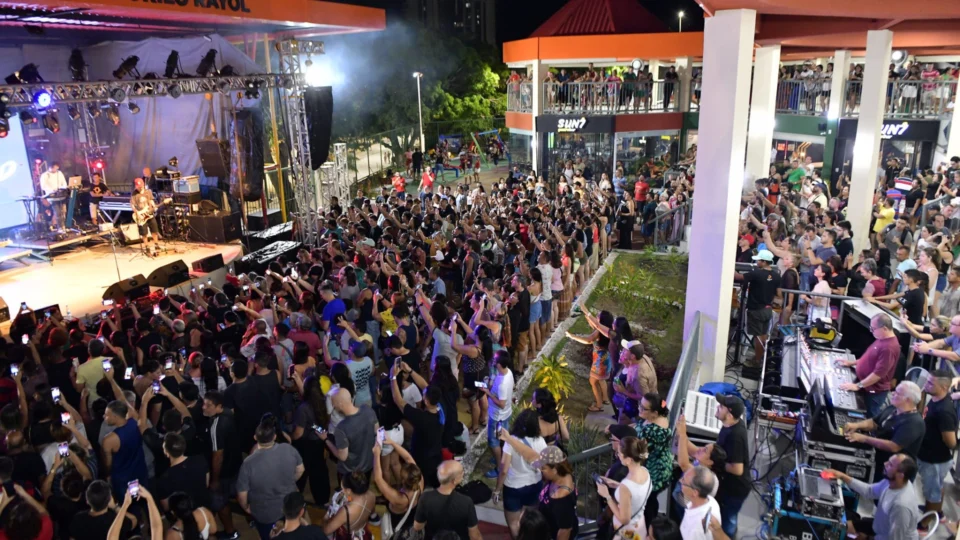 Casa de Praia Zezinho Corrêa recebe shows de pop-rock, pagode e sertanejo no fim de semana