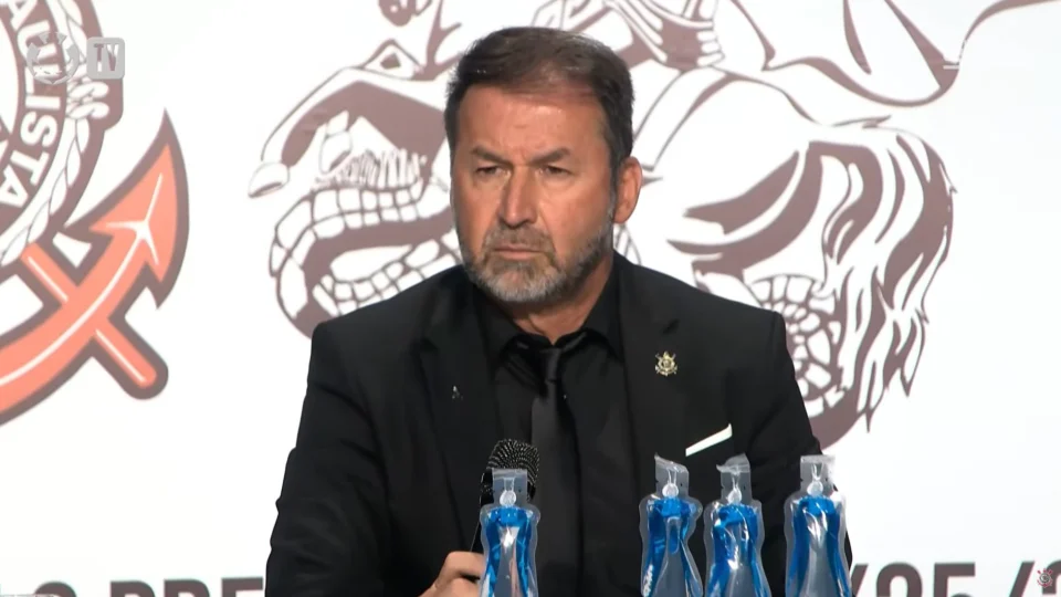 Augusto Melo diz que vinda de Gabigol ao Corinthians depende do Flamengo