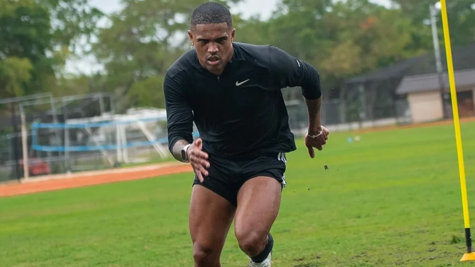 Fluminense acerta contratação do atacante Douglas Costa