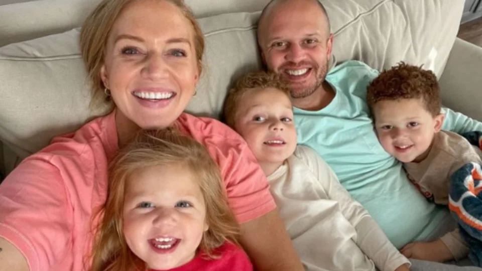 Pais deixam filhos sozinhos para “fazerem o que quiserem” e resultado viraliza; veja vídeo