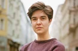 Bilionária vai escolher 50 pessoas para gastar 131 milhões