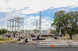 Estrutura da festa da virada começa a ser montada em Palmas, no TO