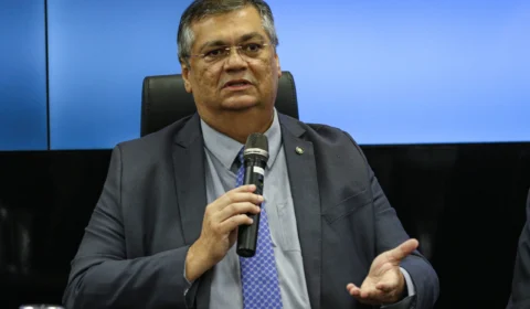 Flávio Dino apresenta primeiro projeto lei como senador