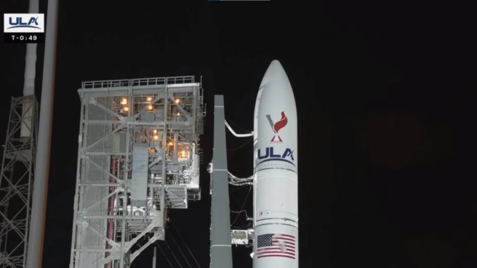 EUA lançam primeiro foguete rumo à Lua após mais de meio século