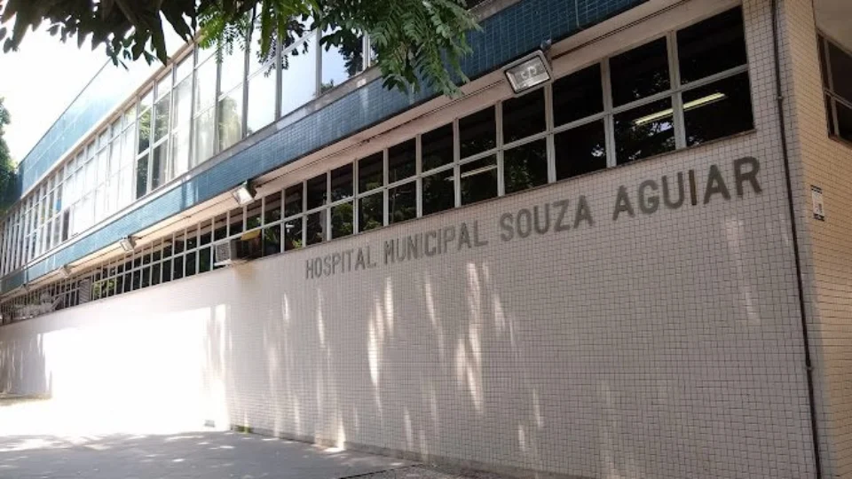 Mais de 170 pessoas têm queimadura nos olhos após usar pomada para cabelo no RJ