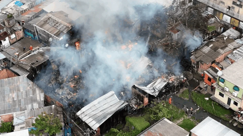 Famílias atingidas por incêndio receberão auxílio aluguel em Manaus