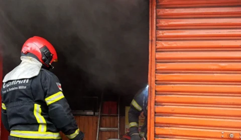 Incêndio atinge lanchonete na Zona Sul de Manaus