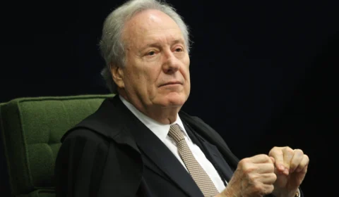 Ministro da Justiça nega provocação aos EUA, mas cobra dignidade aos deportados brasileiros