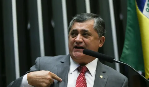 Líder do Governo na Câmara pede reforma no sistema de inteligência