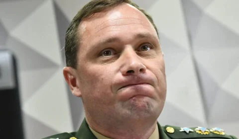Militares querem R$ 300 mil para ajudar Mauro Cid a pagar advogados