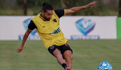 Nacional FC anuncia contratação do meia Rogerinho