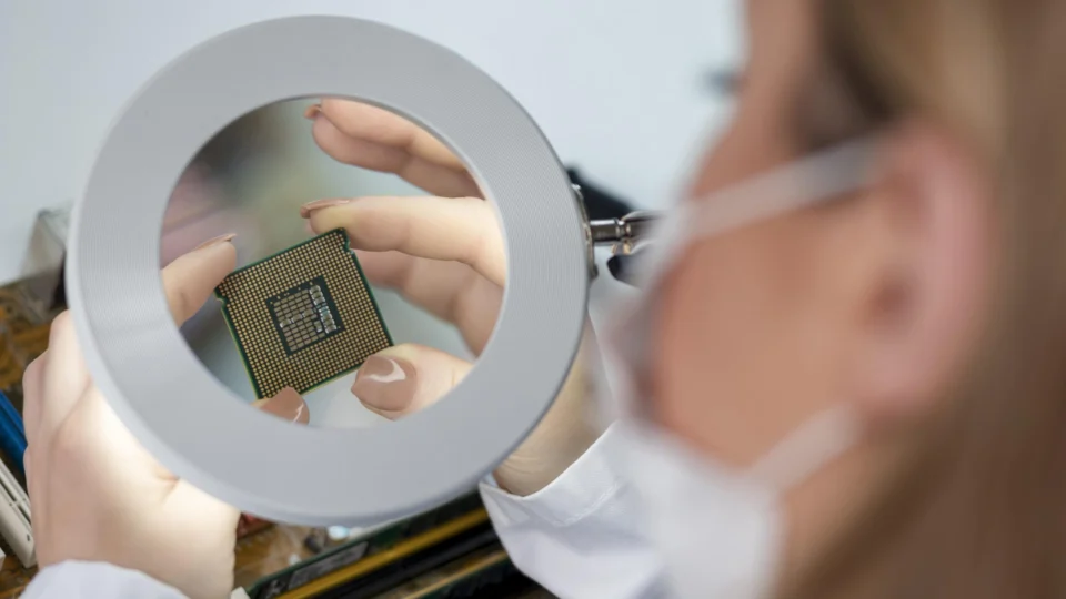 ‘Chip da beleza’: sociedades médicas pedem maior fiscalização à Anvisa