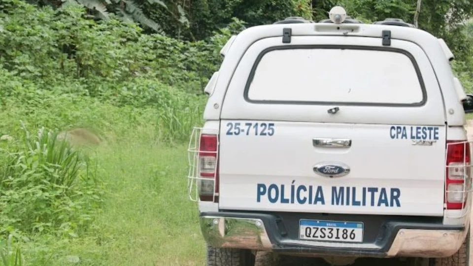 VÍDEO: corpo é encontrado amarrado com fita adesiva em Manaus