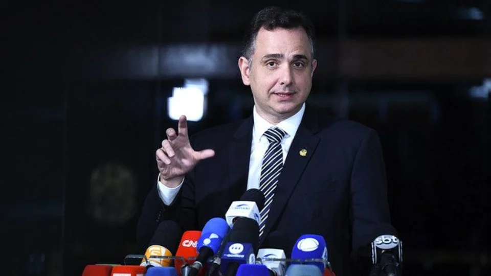 Pacheco afirma que Senado deve discutir texto que regulamenta IA 