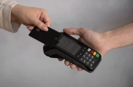 Medida que poderia proibir compras parceladas é revogada; entenda