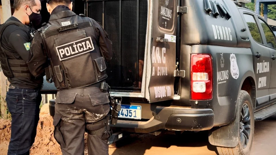 Professor é preso por estuprar alunas de 10 e 11 anos no AM