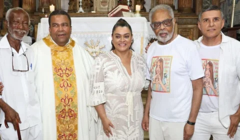 Preta Gil celebra remissão do câncer em missa na Bahia: ‘Dia de agradecer’