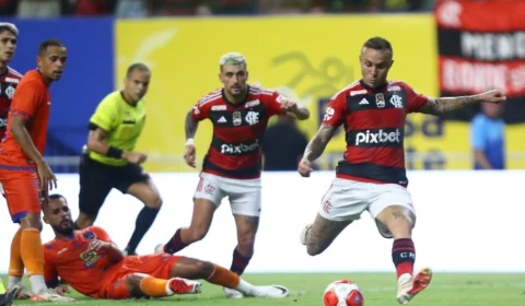 Flamengo aplica goleada de 4 a 0 sobre o Audax, na Arena da Amazônia