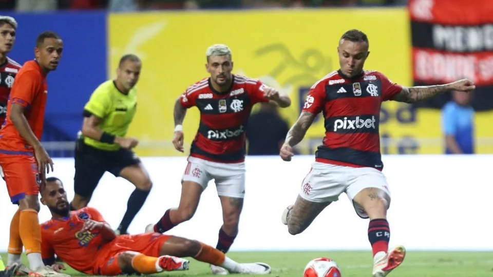 Flamengo aplica goleada de 4 a 0 sobre o Audax, na Arena da Amazônia