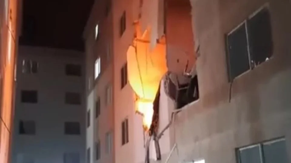 VÍDEO: explosão destrói prédio em Porto Alegre e deixa oito pessoas feridas