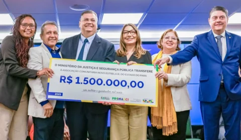 Dino entrega 700 viaturas durante apresentação de últimas ações no Ministério