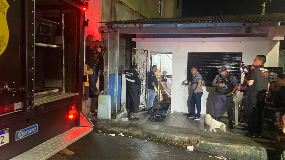 Manaus: mulher é executada com tiros de fuzil em salão de beleza