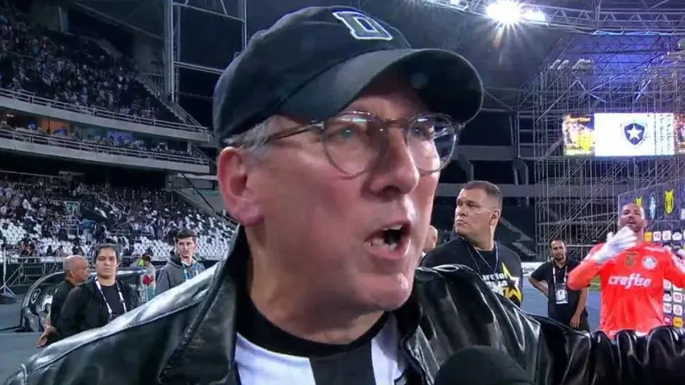 Botafogo: Textor falou sobre busca do Palmeiras por Júnior Santos