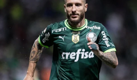 Zé Rafael renova contrato com Palmeiras até dezembro de 2026